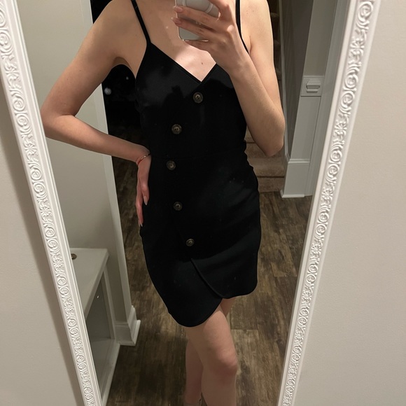 $4/dress, Full bag - Picture 3 of 4